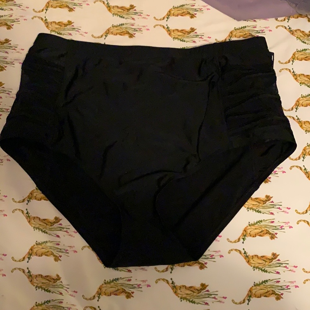 NWT Torrid High Waist Lattice Side Black Bikini 2X